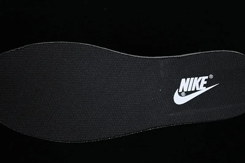 All categories Nk SB Dunk series Nk SB Dunk Low low-top sneakers Nk Dunk Low strap customization SB smashed backboard fashion casual sneakers DV0831-002